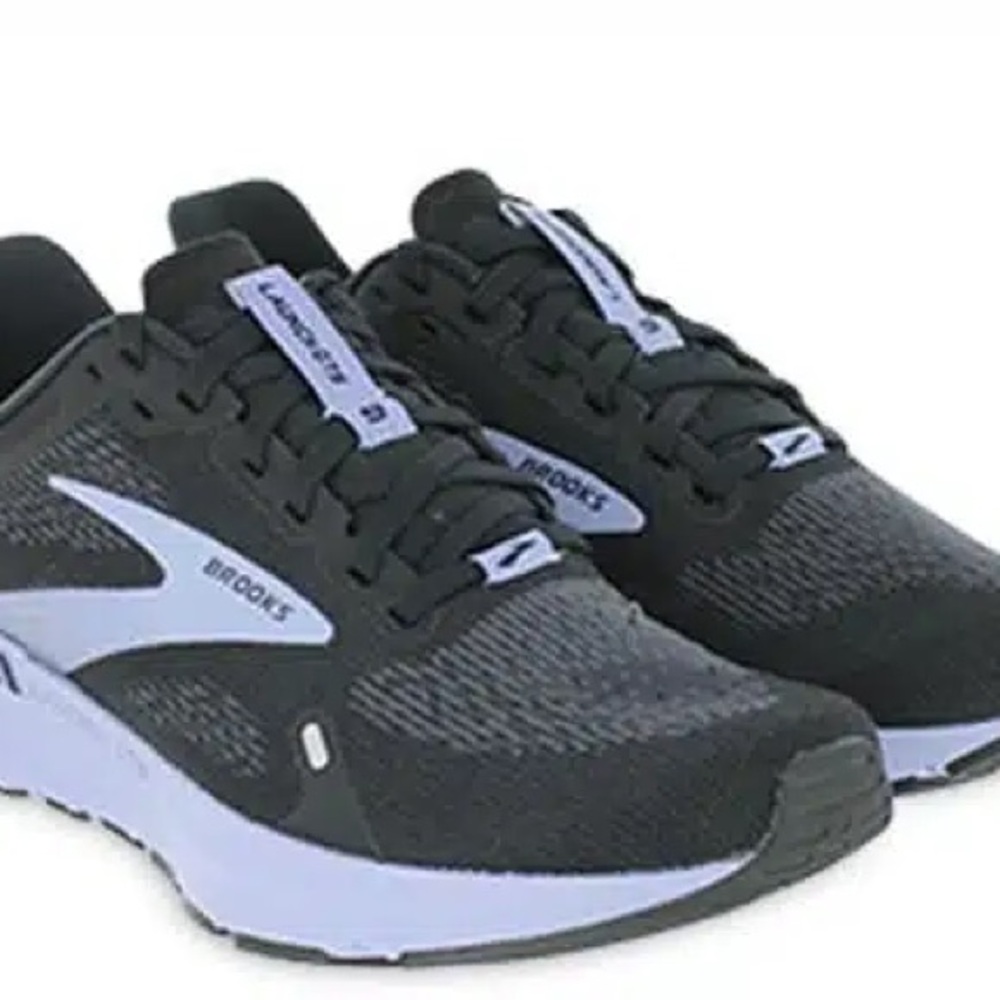 Brooks launch GTS 9